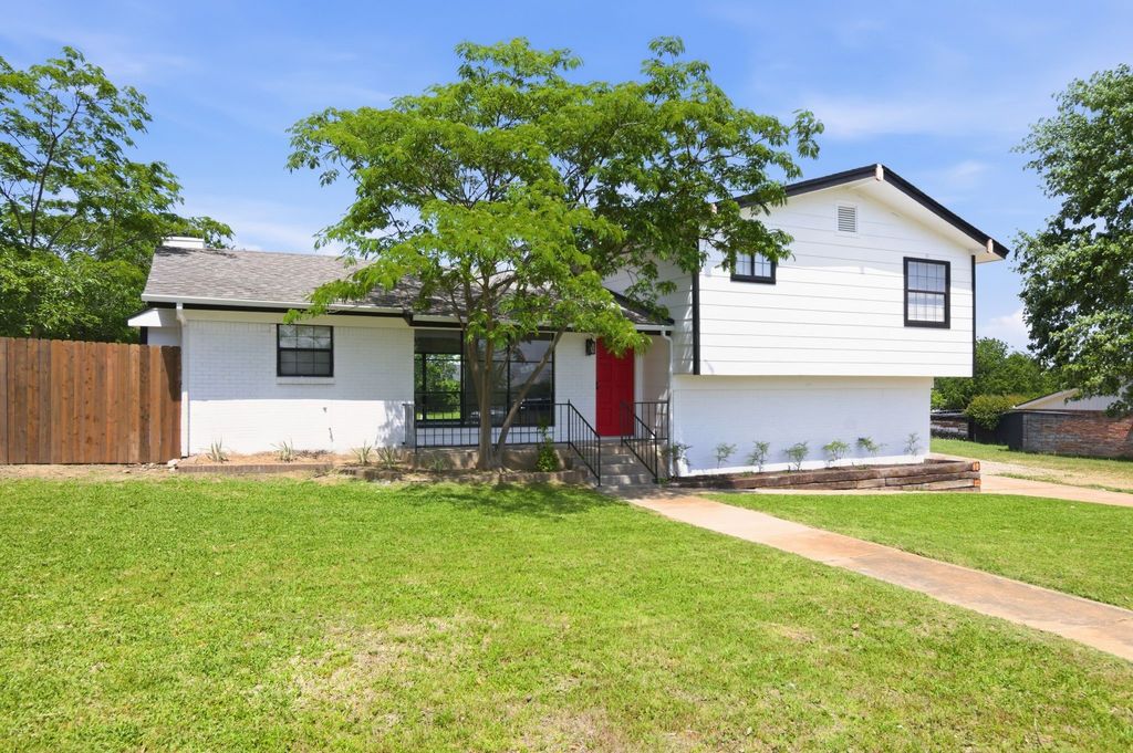 333 Arrowhead Street, Fort Worth, TX 76108