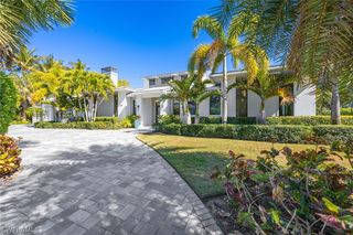 1300 Nautilus RD, Naples, FL 34102