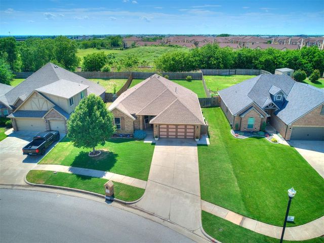 3017 San Juan Trail, Moore, OK 73160