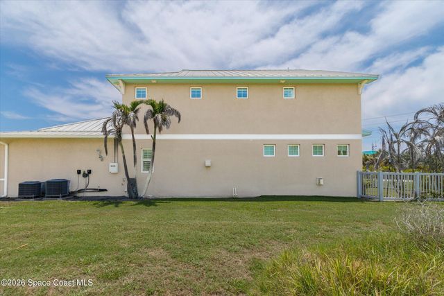 14 Cottage Court, Cocoa Beach, FL 32931