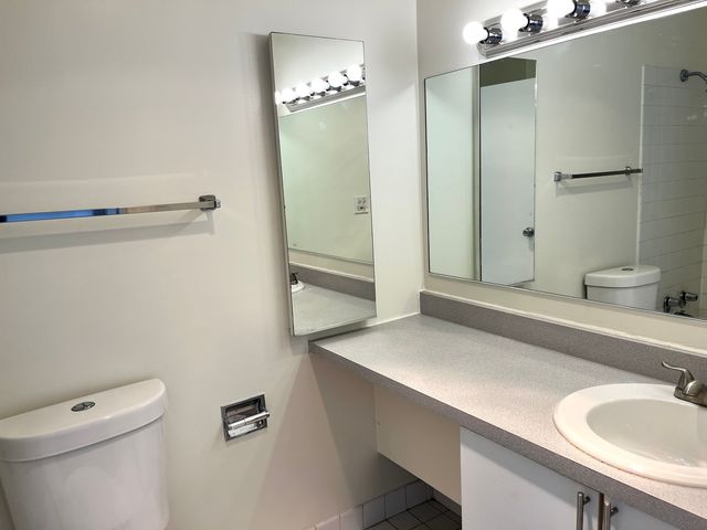 230 E Ontario Street 2104, Chicago, IL 60611