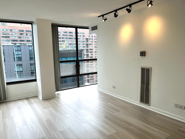 230 E Ontario Street 2104, Chicago, IL 60611