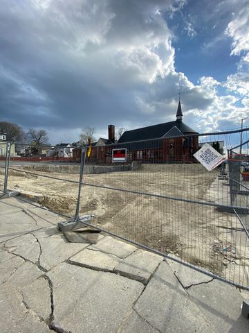 817 Main St, Worcester, MA 01610