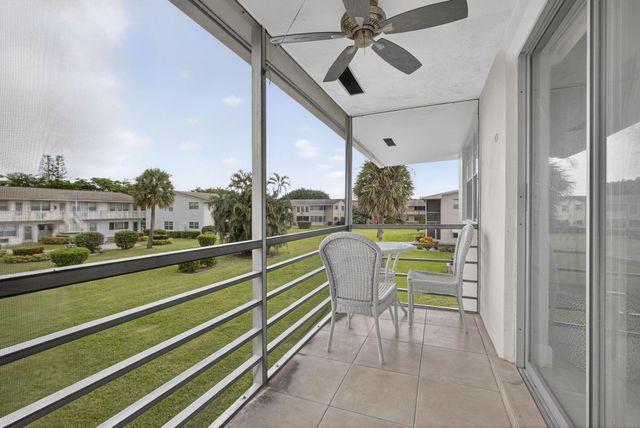 160 Easthampton G, West Palm Beach, FL 33417