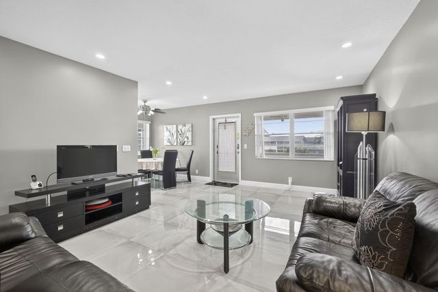 160 Easthampton G, West Palm Beach, FL 33417