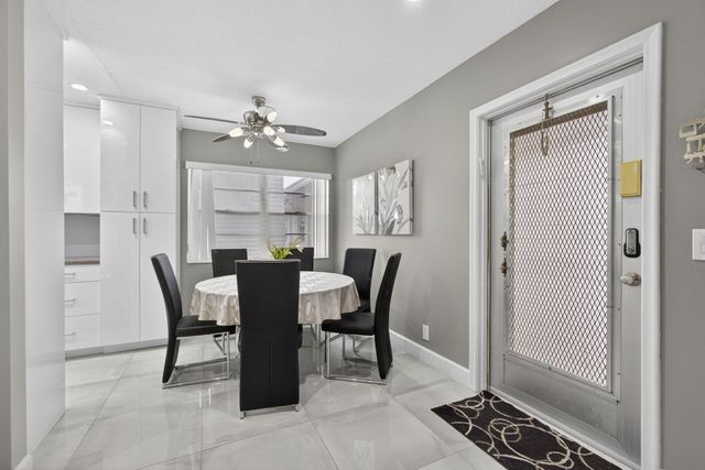 160 Easthampton G, West Palm Beach, FL 33417