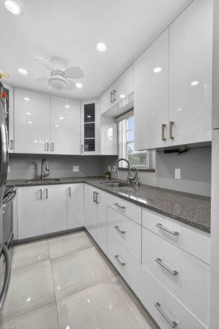 160 Easthampton G, West Palm Beach, FL 33417