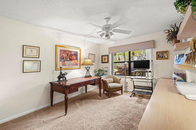 5692 Willow Creek Lane, Delray Beach, FL 33484
