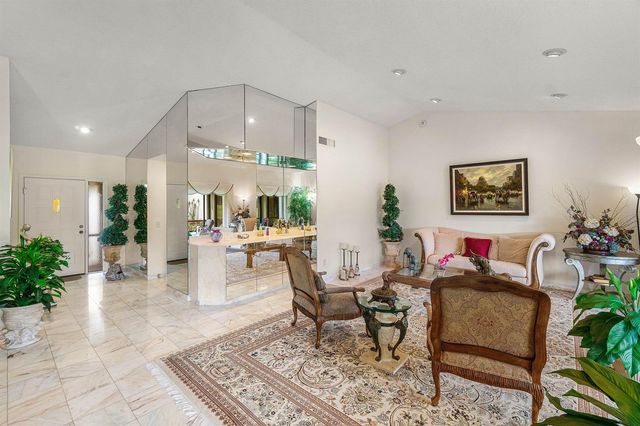 5692 Willow Creek Lane, Delray Beach, FL 33484