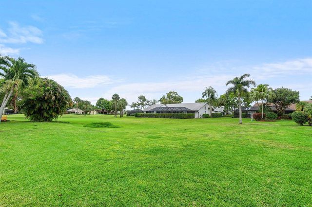 5692 Willow Creek Lane, Delray Beach, FL 33484