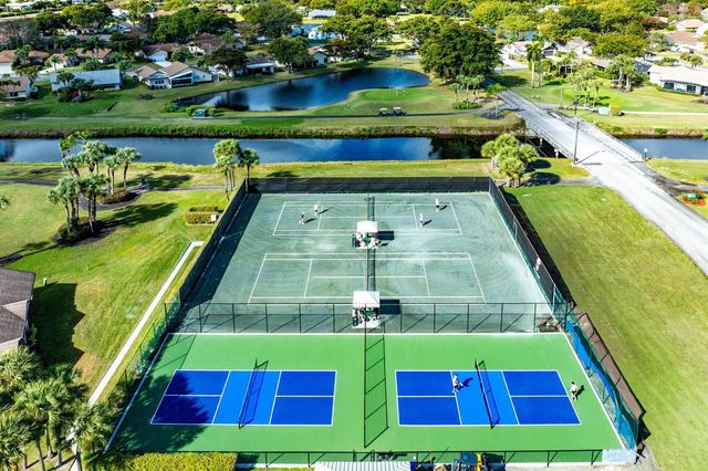 5692 Willow Creek Lane, Delray Beach, FL 33484