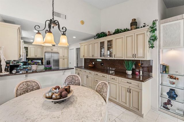 5692 Willow Creek Lane, Delray Beach, FL 33484
