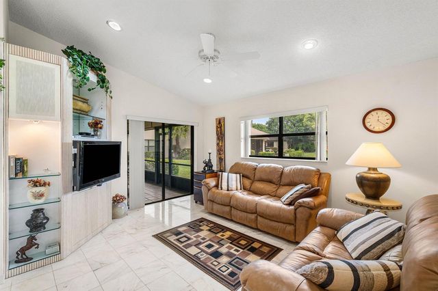 5692 Willow Creek Lane, Delray Beach, FL 33484