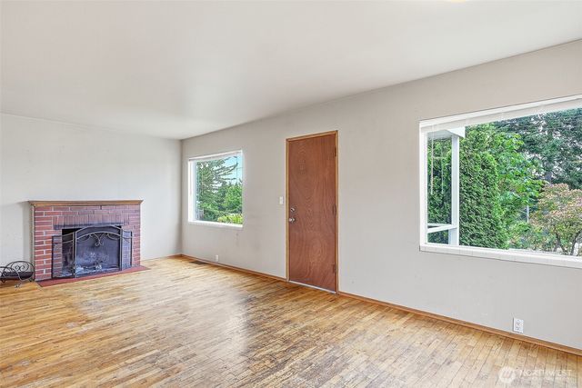 9002 2nd Avenue NE, Seattle, WA 98115