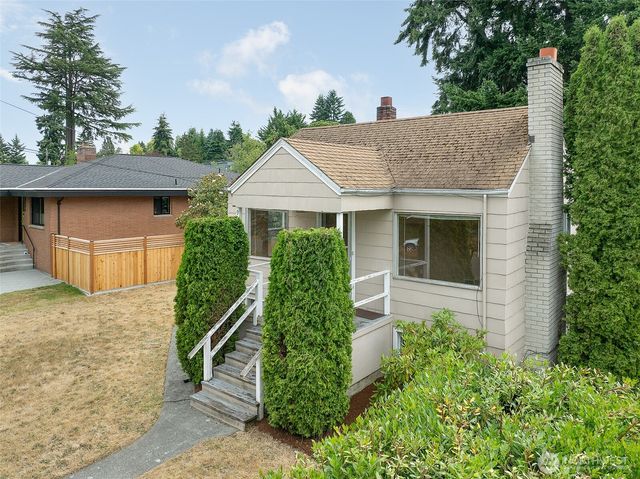 9002 2nd Avenue NE, Seattle, WA 98115