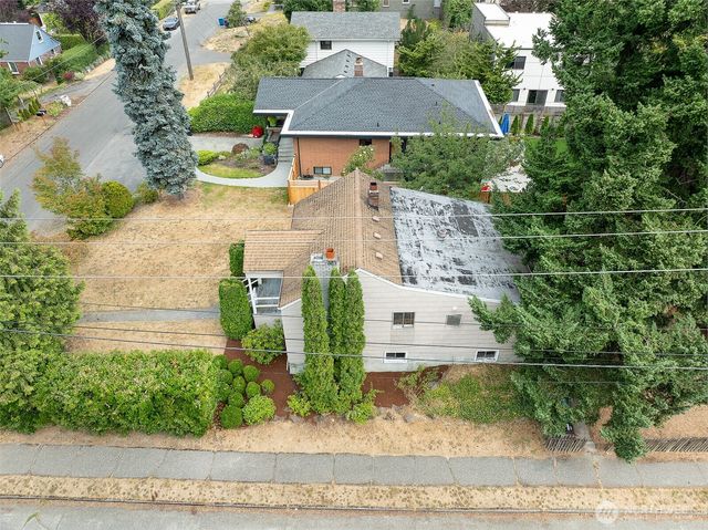 9002 2nd Avenue NE, Seattle, WA 98115