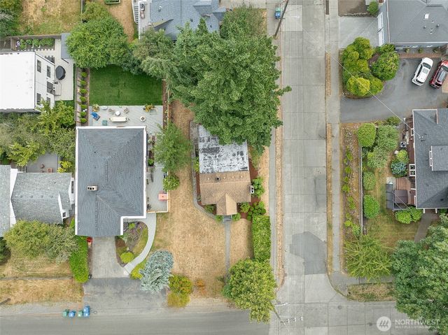 9002 2nd Avenue NE, Seattle, WA 98115
