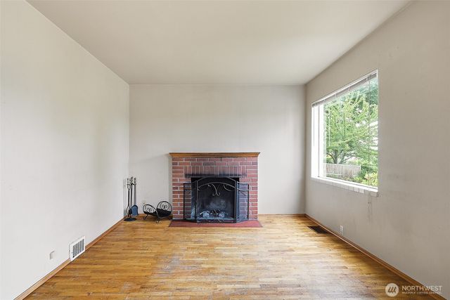 9002 2nd Avenue NE, Seattle, WA 98115