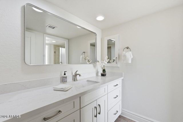 3800 E LINCOLN Drive 6, Phoenix, AZ 85018