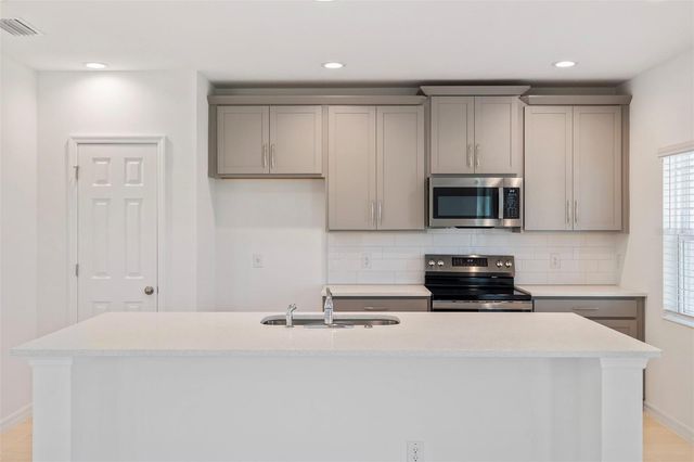 1308 SAWGRASS HAMMOCK LANE, Davenport, FL 33837