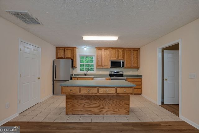 142 Mountain View Road, Lavonia, GA 30553