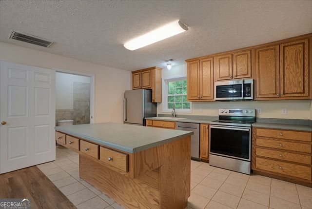 142 Mountain View Road, Lavonia, GA 30553