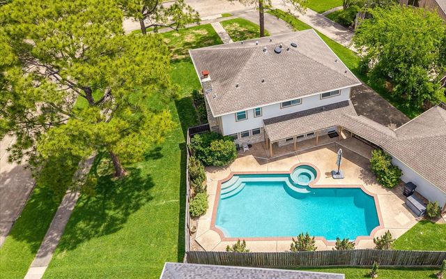 15002 Trowbridge Court, Houston, TX 77062