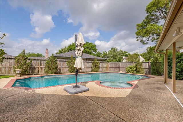 15002 Trowbridge Court, Houston, TX 77062