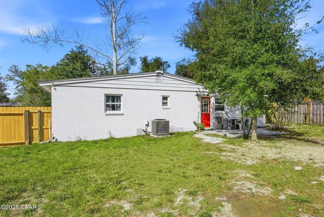 617 N 9th Plaza, Panama City, FL 32404