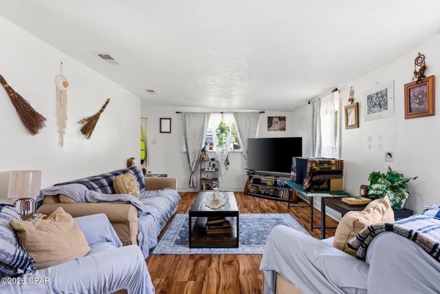 617 N 9th Plaza, Panama City, FL 32404