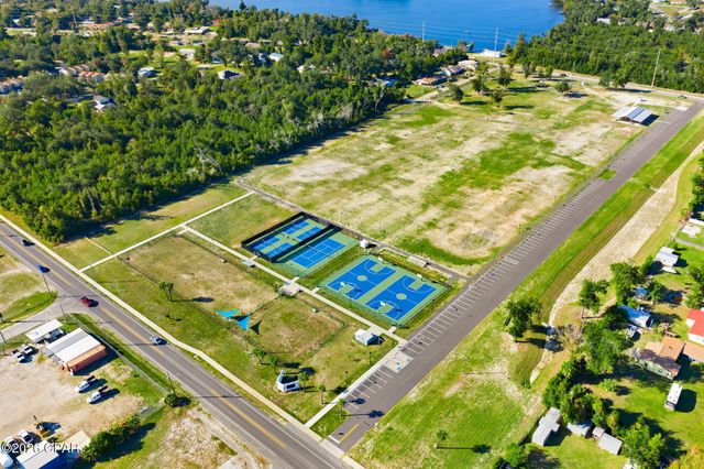 617 N 9th Plaza, Panama City, FL 32404