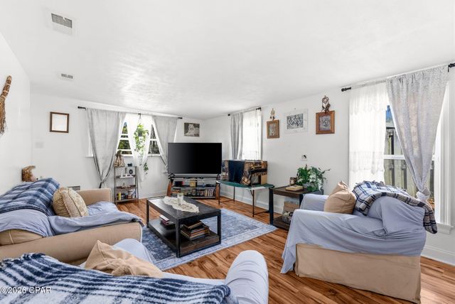 617 N 9th Plaza, Panama City, FL 32404