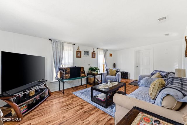 617 N 9th Plaza, Panama City, FL 32404