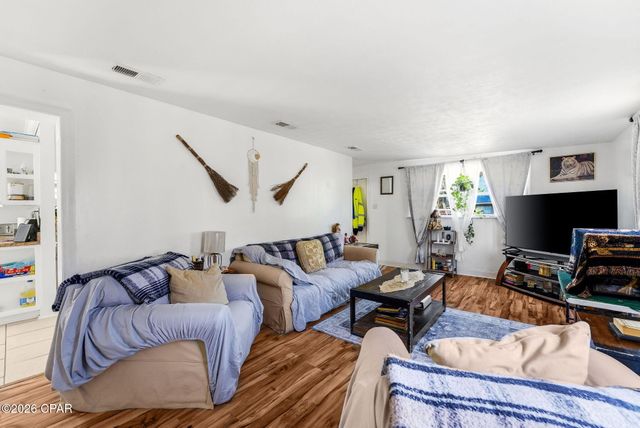 617 N 9th Plaza, Panama City, FL 32404