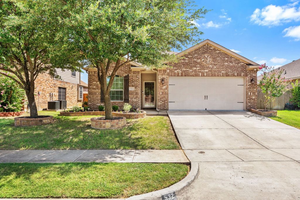 532 Bailer Drive, Crowley, TX 76036