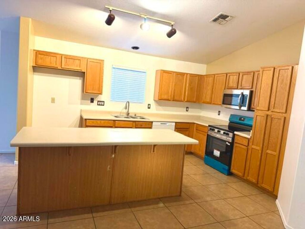 1409 S 107TH Drive W, Avondale, AZ 85323 — photo 3
