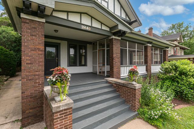 2440 E RIVER Drive, Davenport, IA 52803