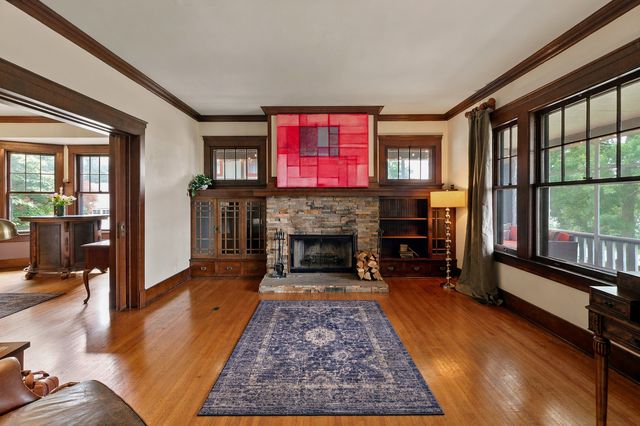 2440 E RIVER Drive, Davenport, IA 52803