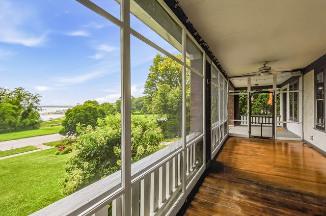 2440 E RIVER Drive, Davenport, IA 52803