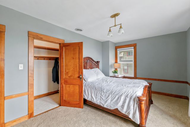 2440 E RIVER Drive, Davenport, IA 52803
