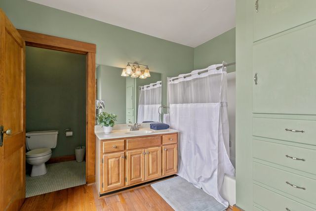 2440 E RIVER Drive, Davenport, IA 52803
