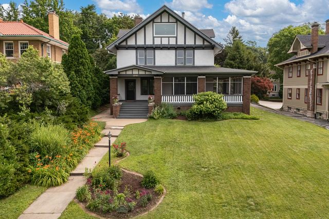 2440 E RIVER Drive, Davenport, IA 52803