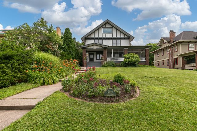 2440 E RIVER Drive, Davenport, IA 52803