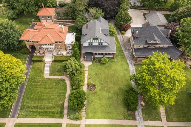 2440 E RIVER Drive, Davenport, IA 52803