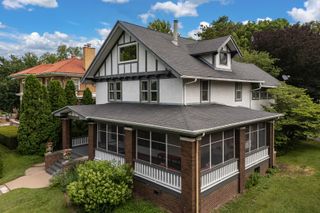 2440 E RIVER Drive, Davenport, IA 52803