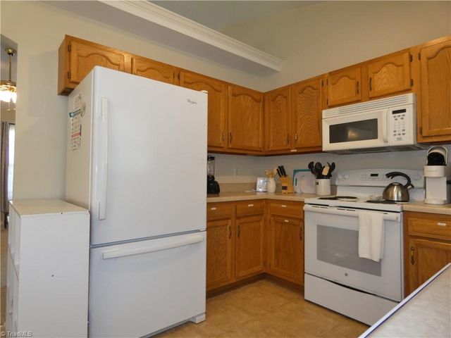 4221 Salem Landing Court, Winston-salem, NC 27101