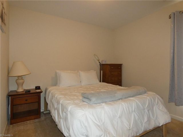 4221 Salem Landing Court, Winston-salem, NC 27101