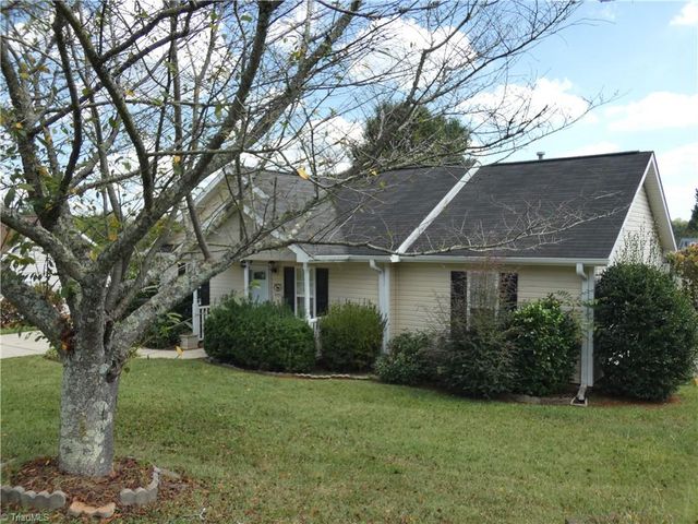 4221 Salem Landing Court, Winston-salem, NC 27101