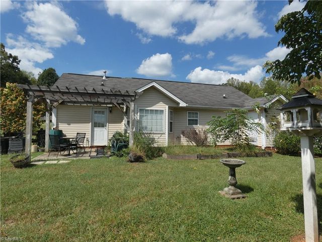 4221 Salem Landing Court, Winston-salem, NC 27101
