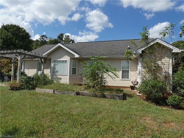 4221 Salem Landing Court, Winston-salem, NC 27101